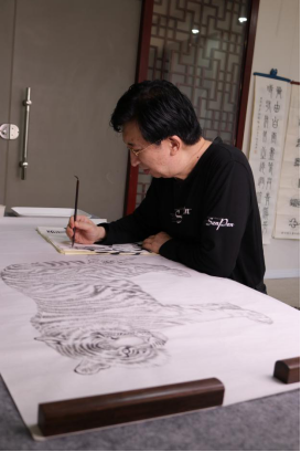 中国百年巨匠书画界代表人物——刘圻