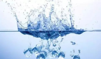 可蓝高盖矿泉水：人体衰老原来与喝水有这么大的关系