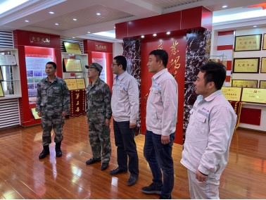 中交一航局久马高速项目部到红原县武装部参观学习