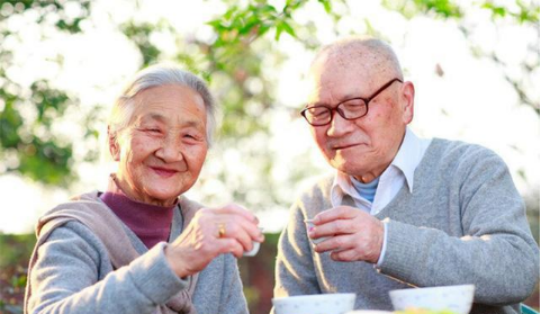 老年人便秘可以吃可伊新复方芦荟胶囊？