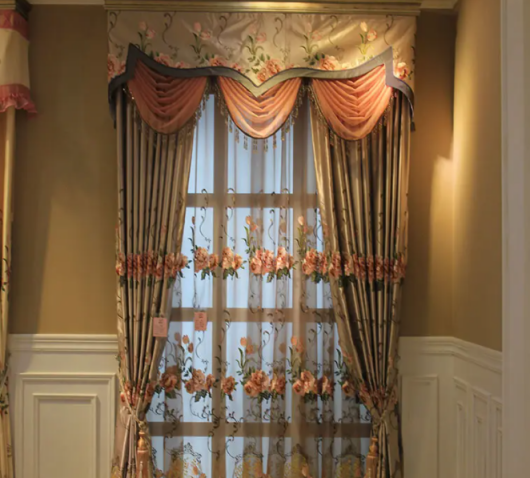 居家艺素窗帘精心搭配不同色彩 每一处缝合都是小心思