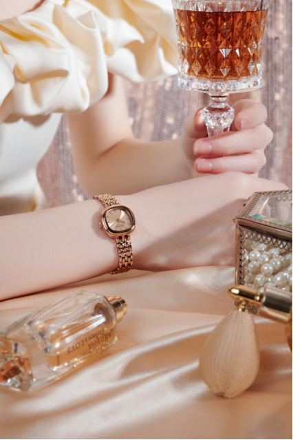 初入职场的女生适合戴什么牌子的手表？